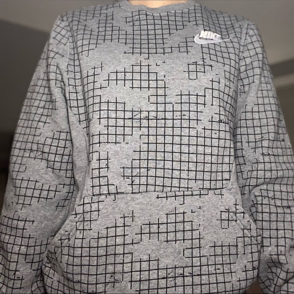 Nike Grey Crewneck - Picture 2 of 3